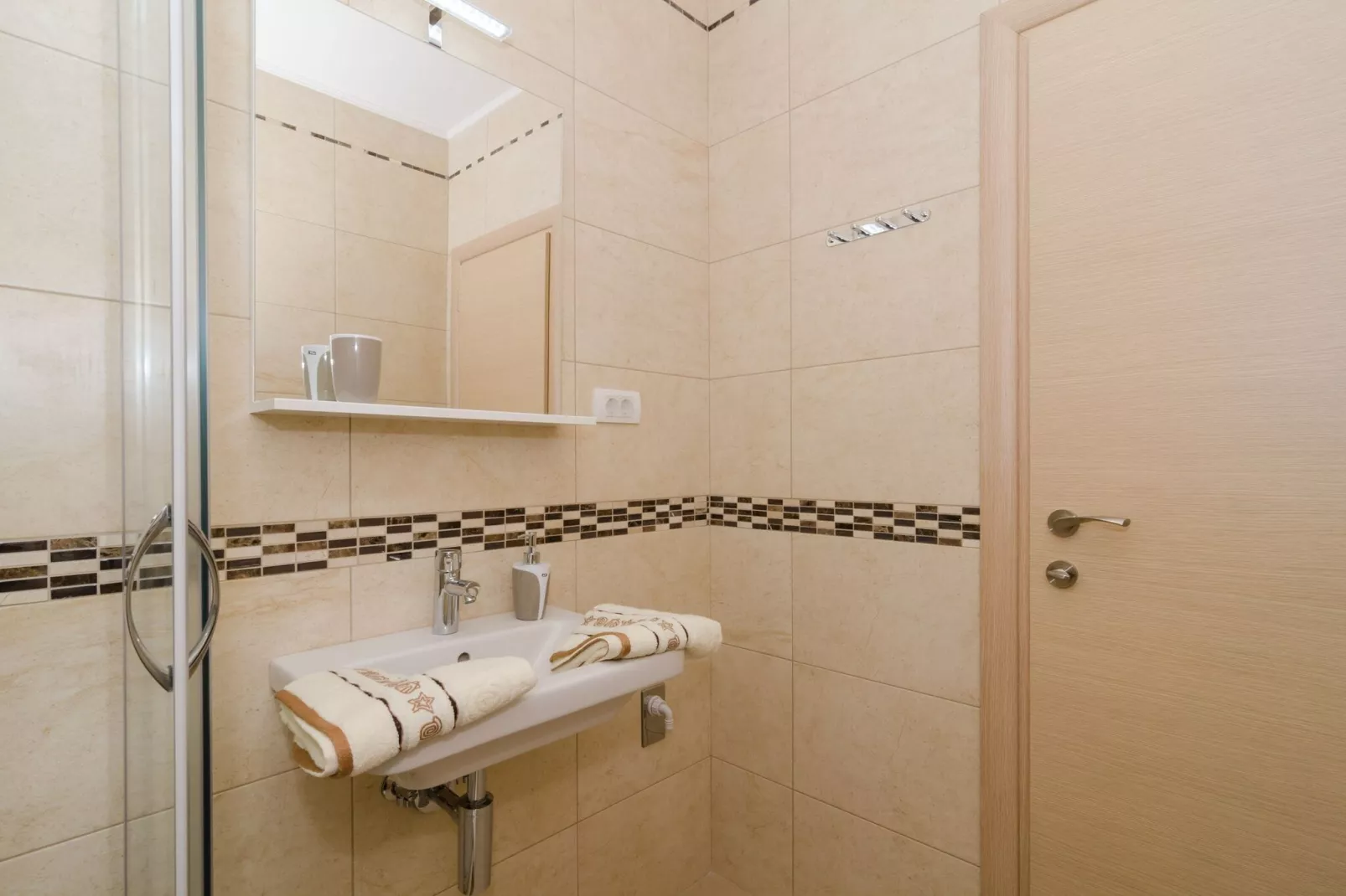 Apartments Marmo - Comfort One Bedroom Apartment with Balcony and Sea View (Apartman 2)-Bathroom