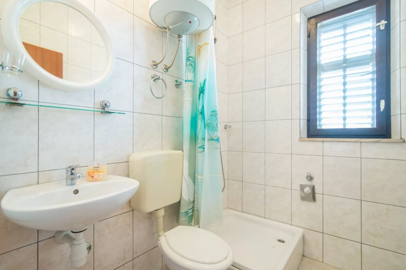 Apartments Neva- Two Bedroom Apartment with Balcony (4R)-Bathroom