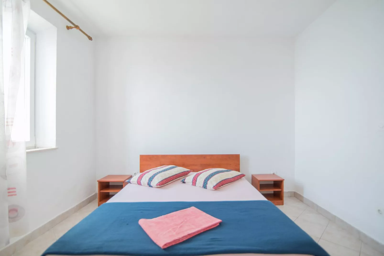 Apartments Neva- One Bedroom Apartment-Schlafzimmer