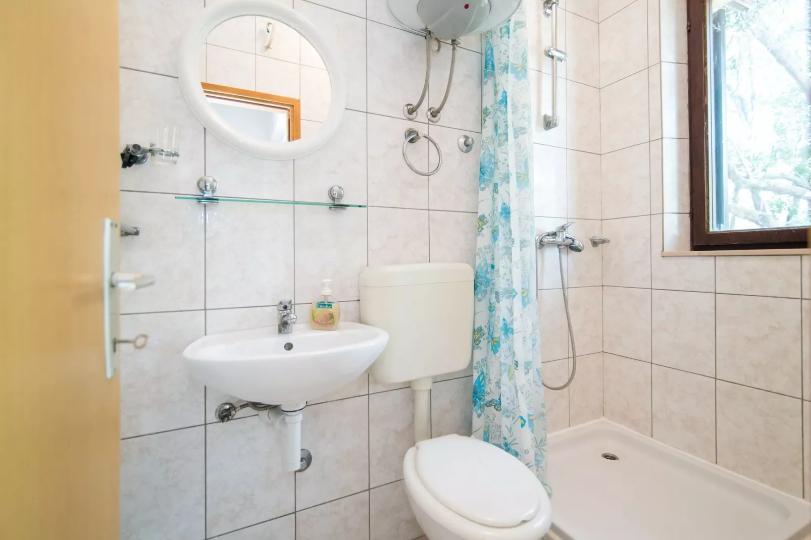 Apartments Neva- One Bedroom Apartment-Badezimmer