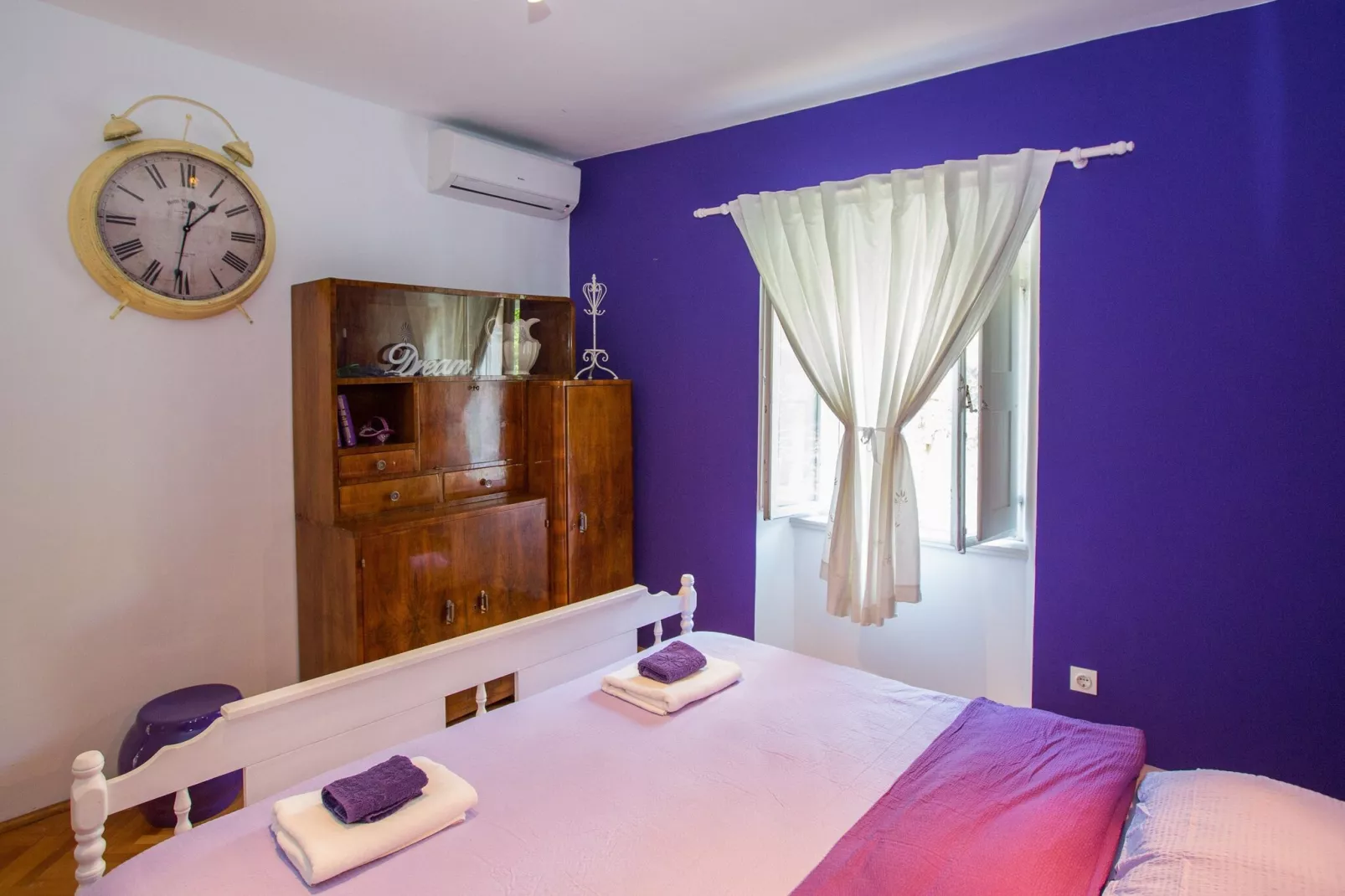 Guest House Gugily- Double Room with Shared Bathroom (2)-Bedroom