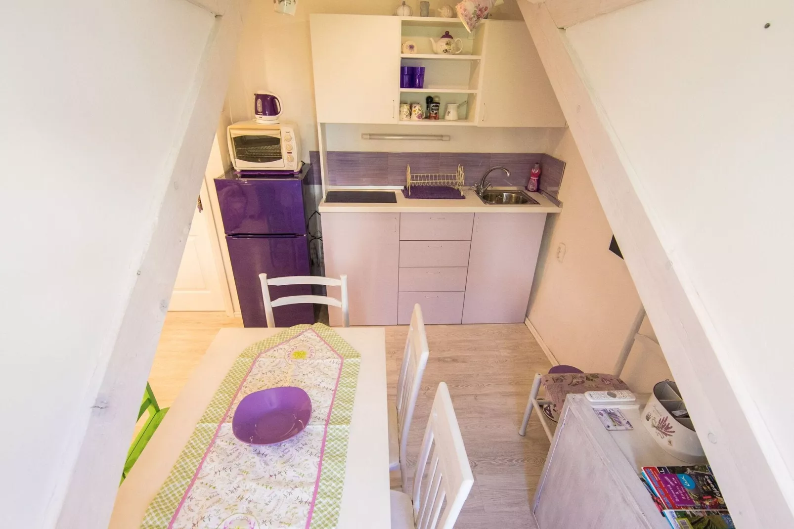 Guest House Gugily - Three Bedroom Apartment with City and Sea View-Dining room