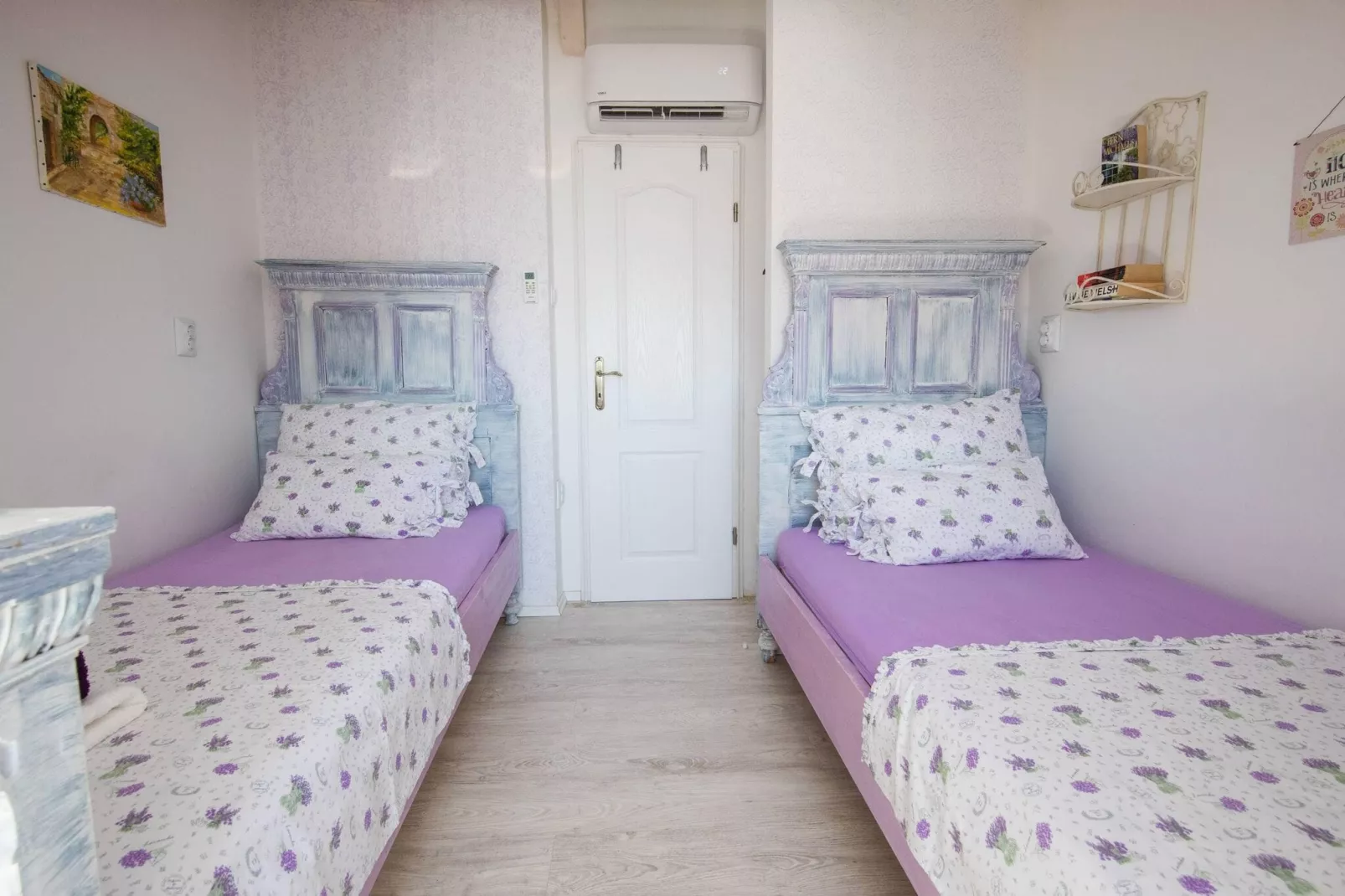 Guest House Gugily - Three Bedroom Apartment with City and Sea View-Bedroom