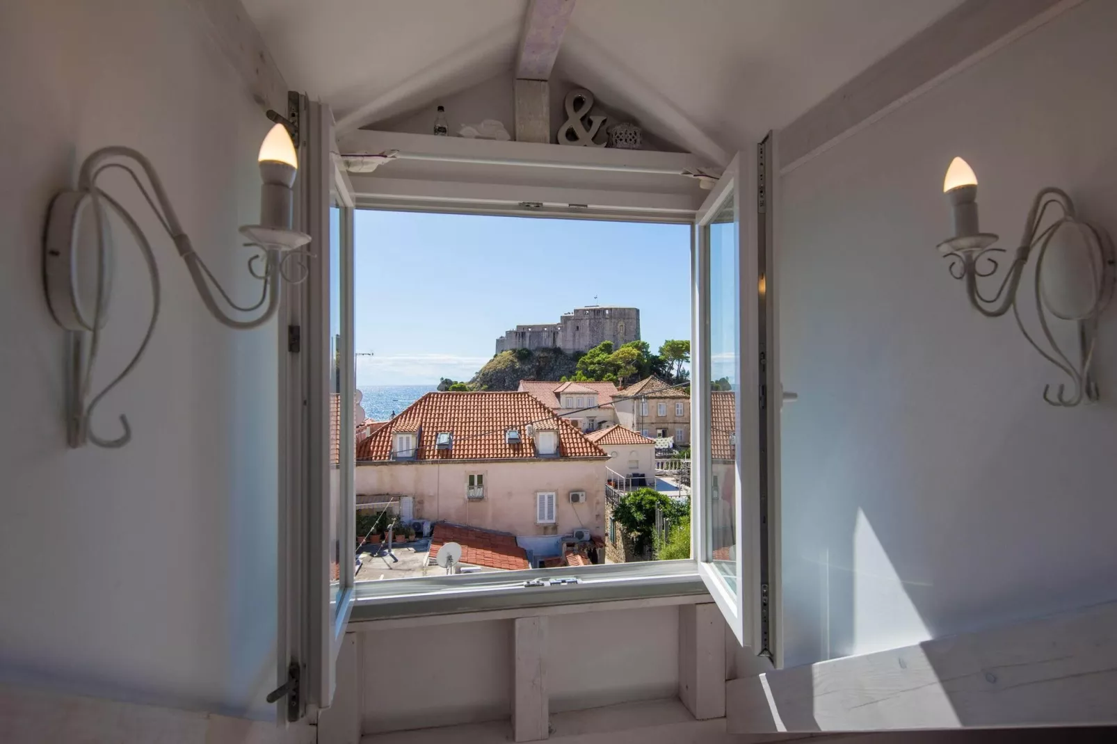 Guest House Gugily - Three Bedroom Apartment with City and Sea View-View