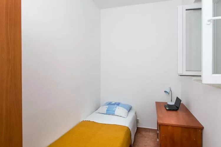 Apartment Tranquilo- Two Bedroom Apartment with Garden View-Schlafzimmer