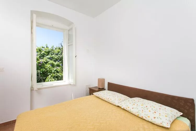 Apartment Tranquilo- Two Bedroom Apartment with Garden View-Schlafzimmer