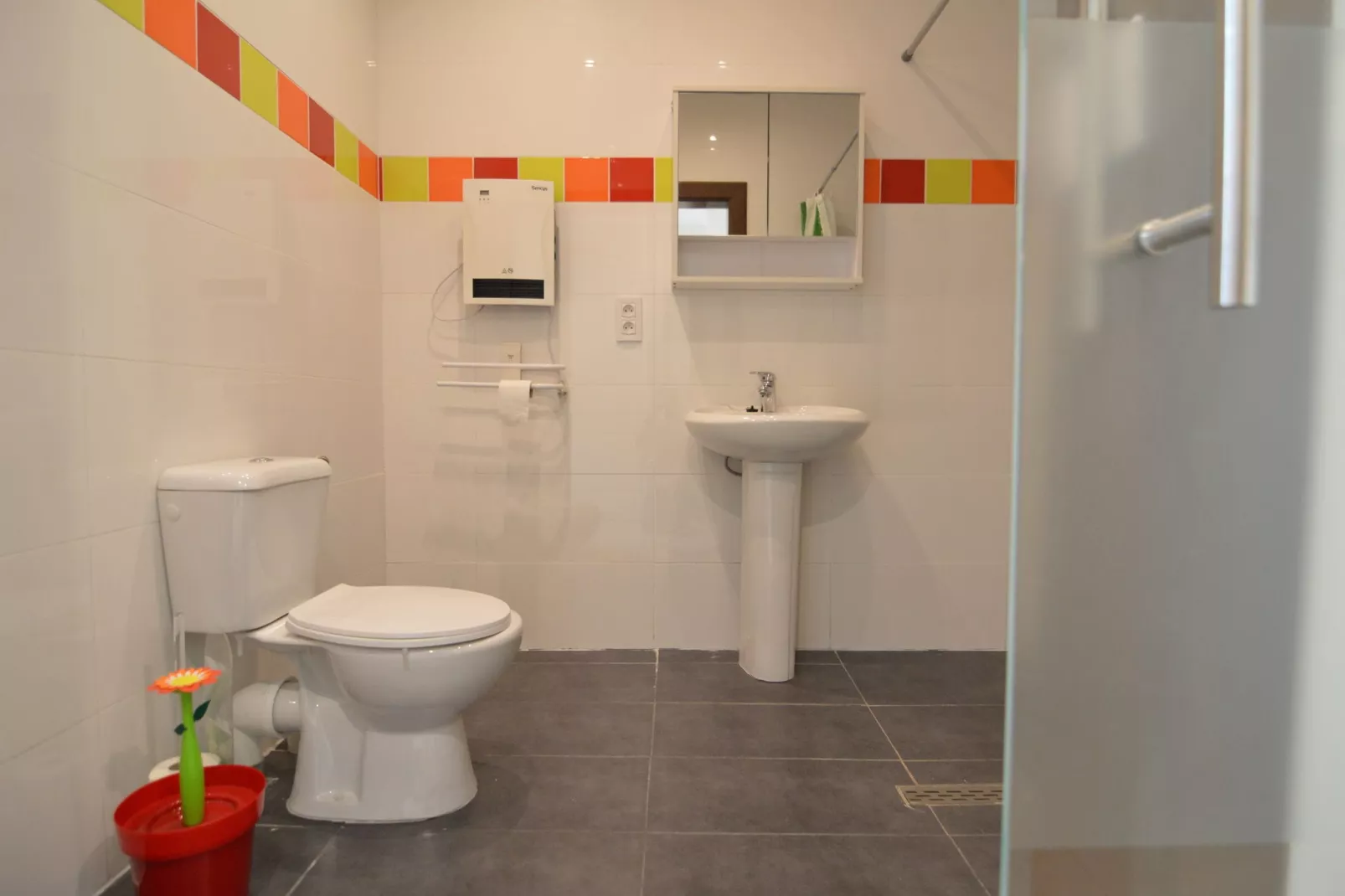 Bird Symphony-Bathroom