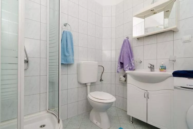 Apartments Mamma Mia- Superior One Bedroom Apartment with Terrace-Salle de bain