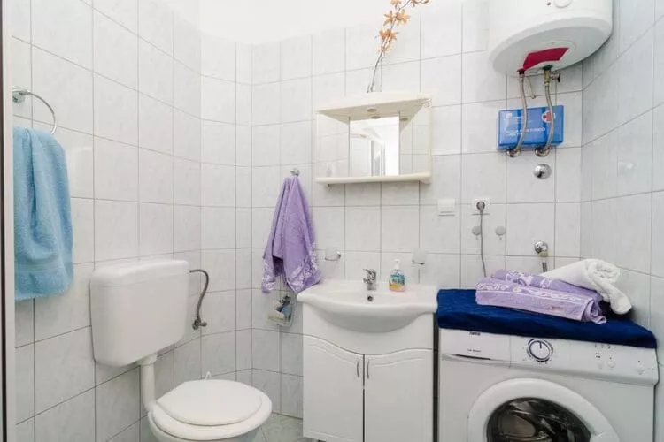 Apartments Mamma Mia- Superior One Bedroom Apartment with Terrace-Salle de bain