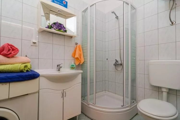 Apartments Mamma Mia - Comfort One Bedroom Apartment with Terrace-Salle de bain