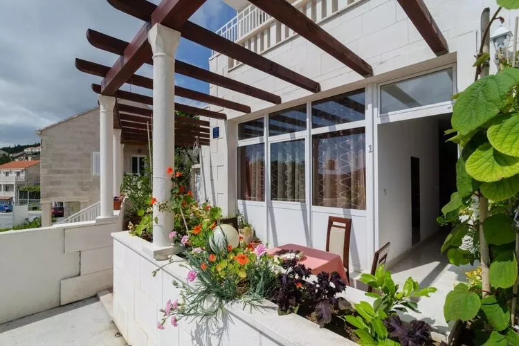 Apartments Mamma Mia - Comfort One Bedroom Apartment with Terrace-Terrasse