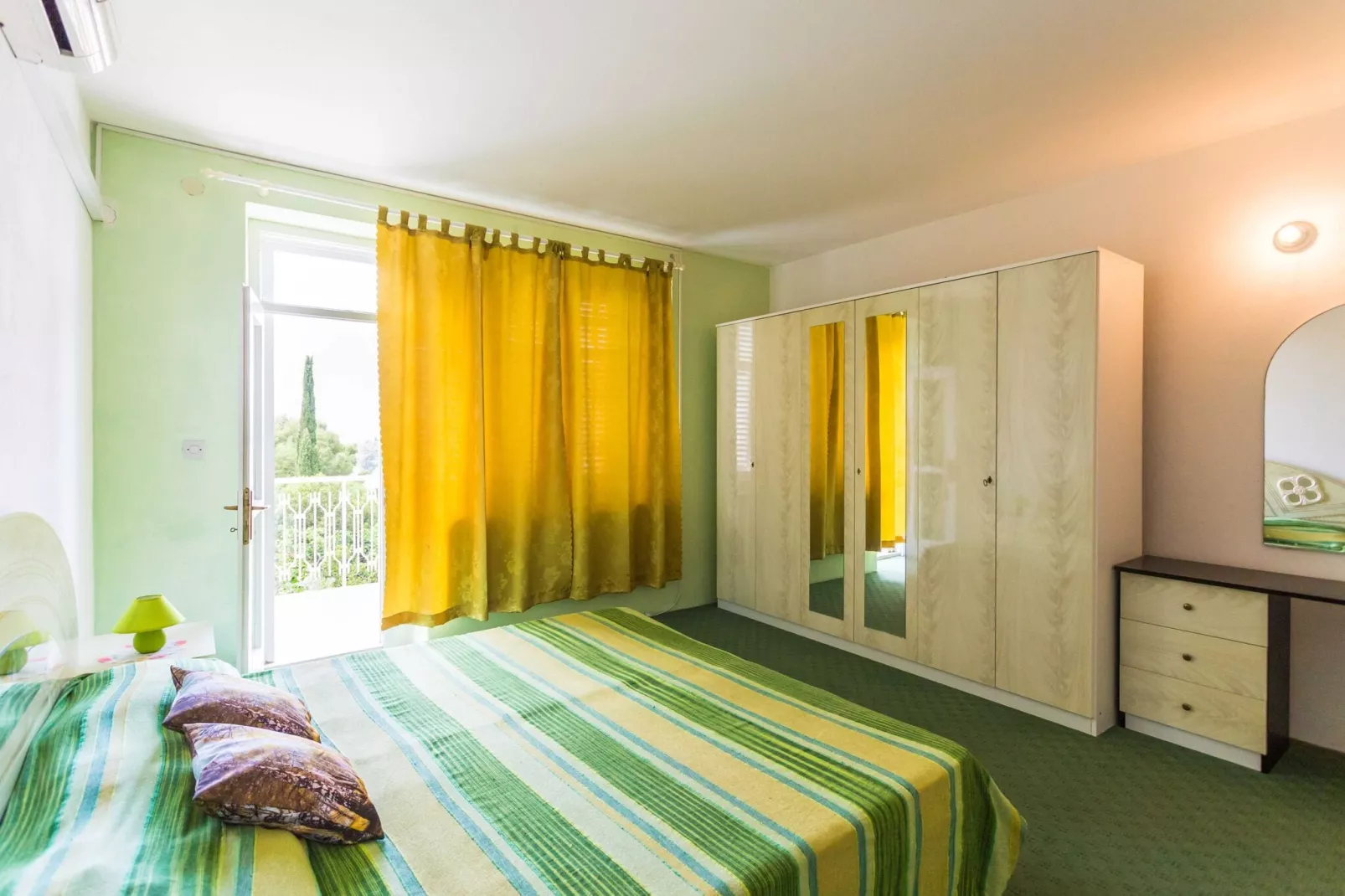 Apartments Sany - One Bedroom Apartment with Balcony and Sea View-Bedroom