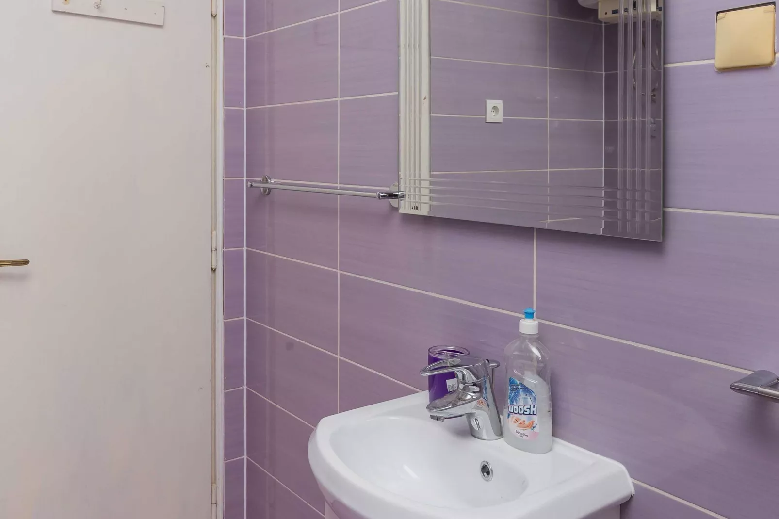 Apartments Sany - One Bedroom Apartment with Balcony and Sea View-Bathroom