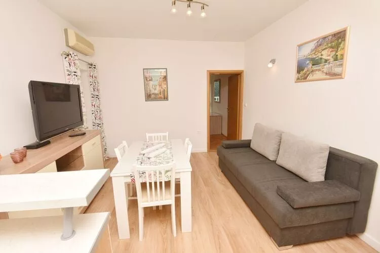 Green Hills Apartment - One Bedroom Apartment with Balcony and Sea View-Living room