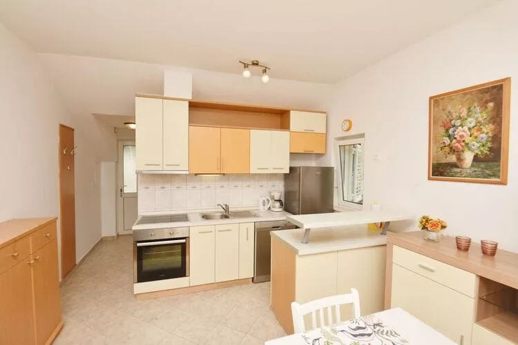 Green Hills Apartment - One Bedroom Apartment with Balcony and Sea View-Kitchen