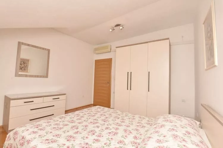 Green Hills Apartment - One Bedroom Apartment with Balcony and Sea View-Bedroom