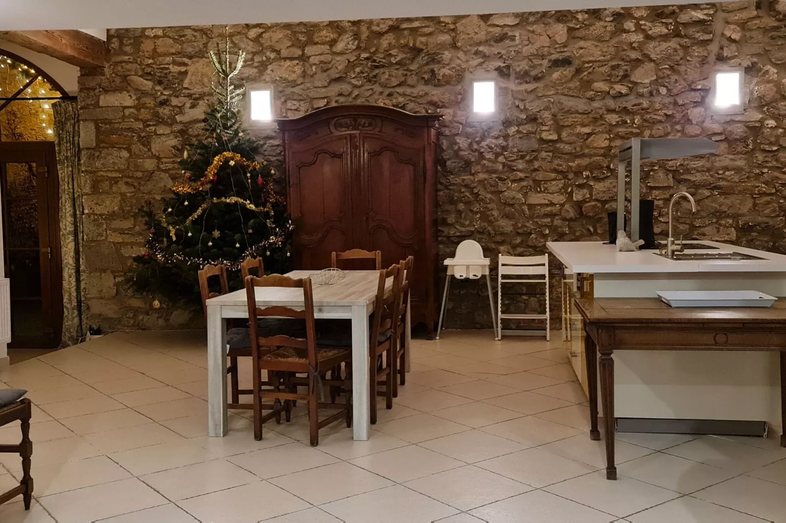 Bird Symphony-Dining room