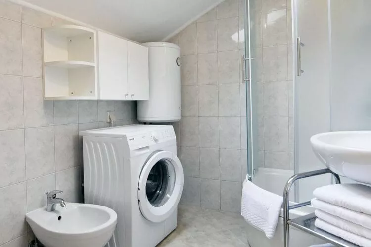 Green Hills Apartment - One Bedroom Apartment with Balcony and Sea View-Bathroom