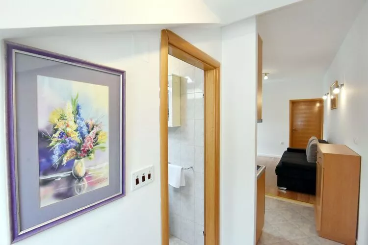 Green Hills Apartment - One Bedroom Apartment with Balcony and Sea View-Indoor