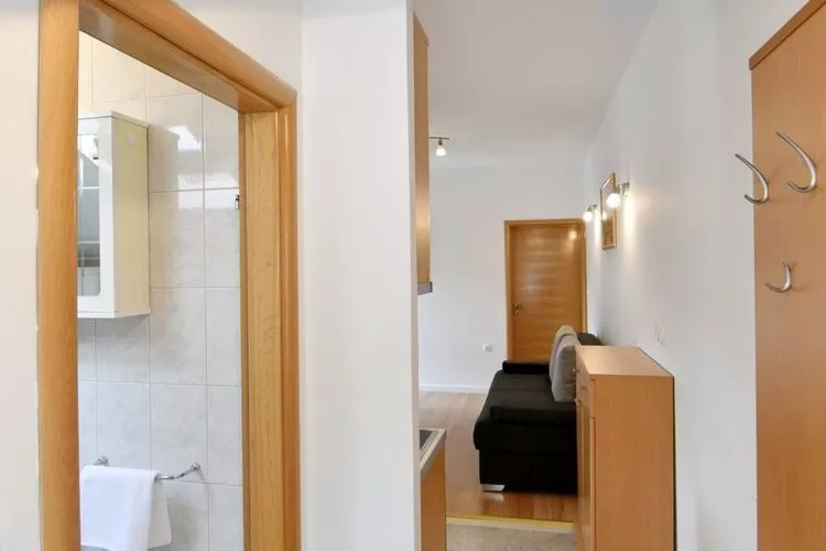 Green Hills Apartment - One Bedroom Apartment with Balcony and Sea View-Indoor