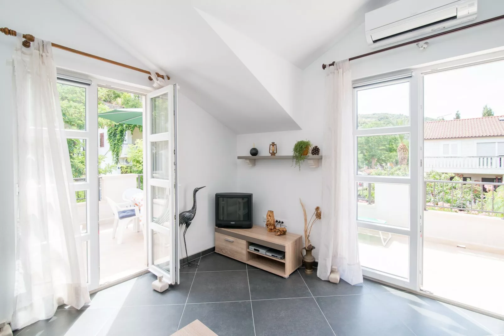 Apartments Mare- One Bedroom Apartment with Terrace A2 (ST)-Intérieur