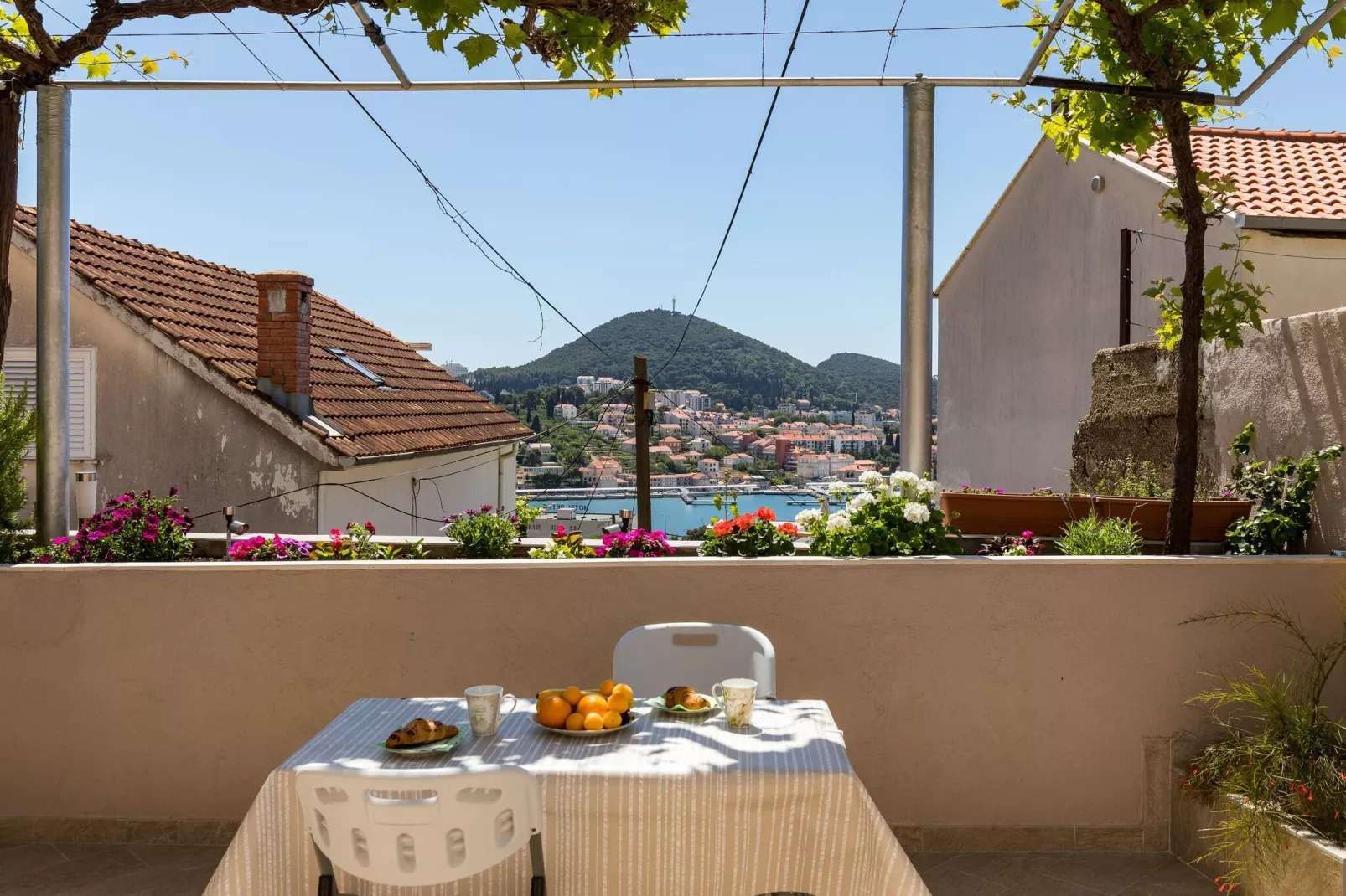 Apartment Meet & Greet- Studio Apartment with Terrace and Sea View-Terrasse