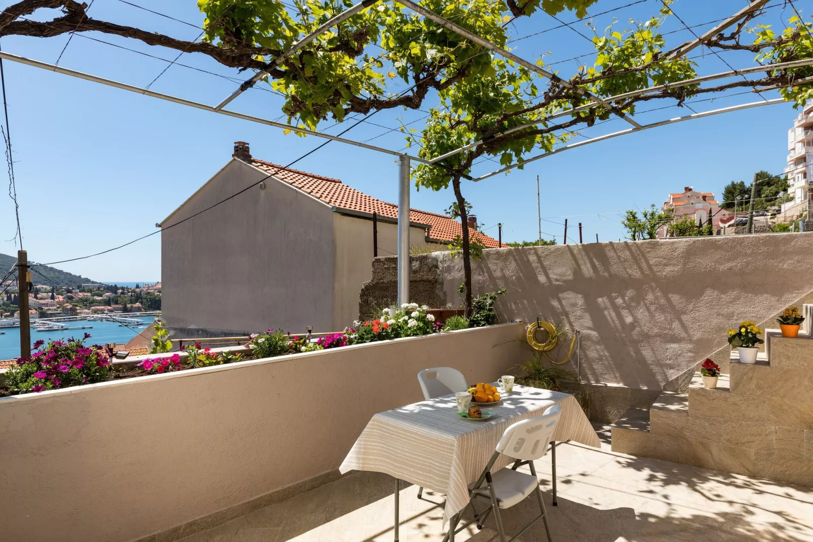 Apartment Meet & Greet- Studio Apartment with Terrace and Sea View-Terrasse