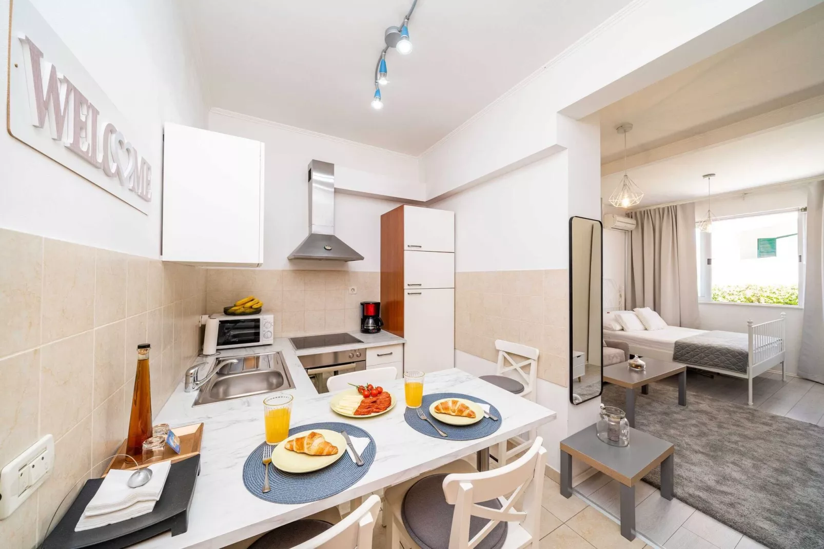 Apartment Larissa - Studio Apartment with Terrace and Partial Sea View-Dining room