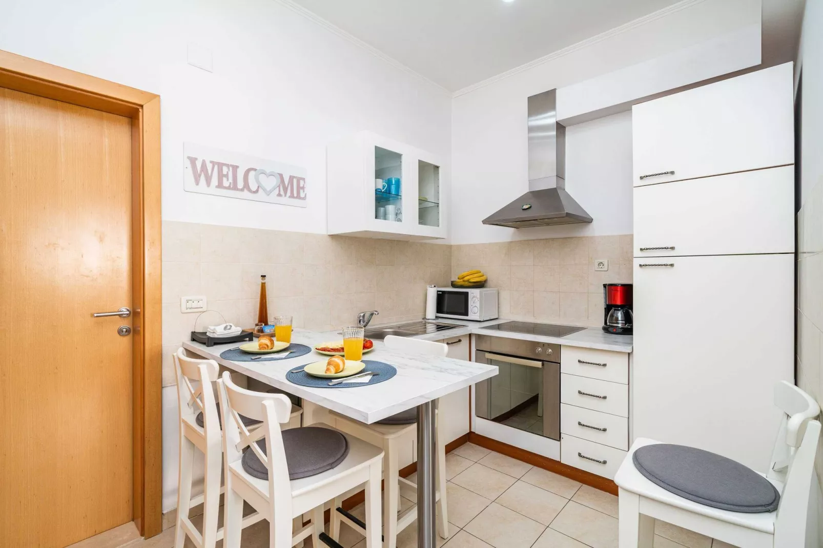 Apartment Larissa - Studio Apartment with Terrace and Partial Sea View-Dining room