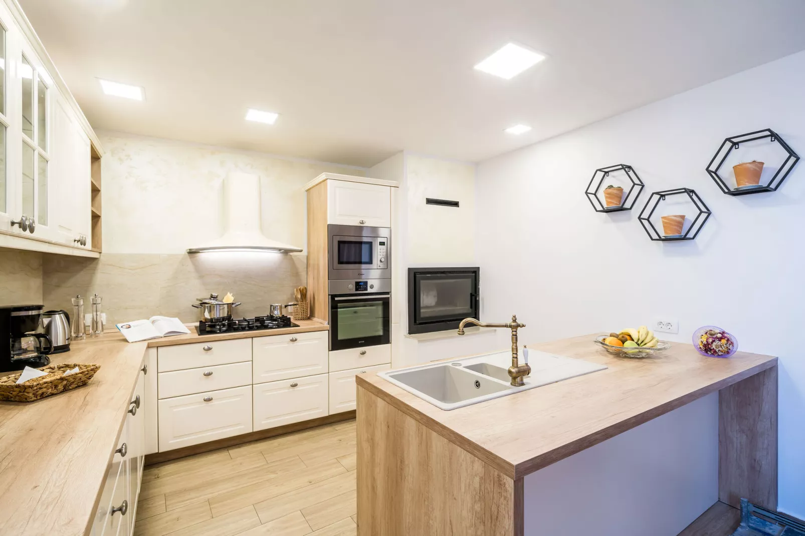 Villa Luciana Residence - Five-Bedroom Villa with Two Pools and Spa Center-Kitchen