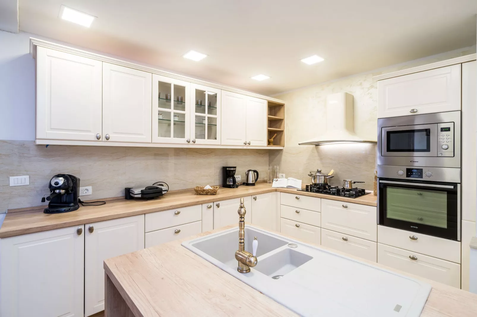 Villa Luciana Residence - Five-Bedroom Villa with Two Pools and Spa Center-Kitchen