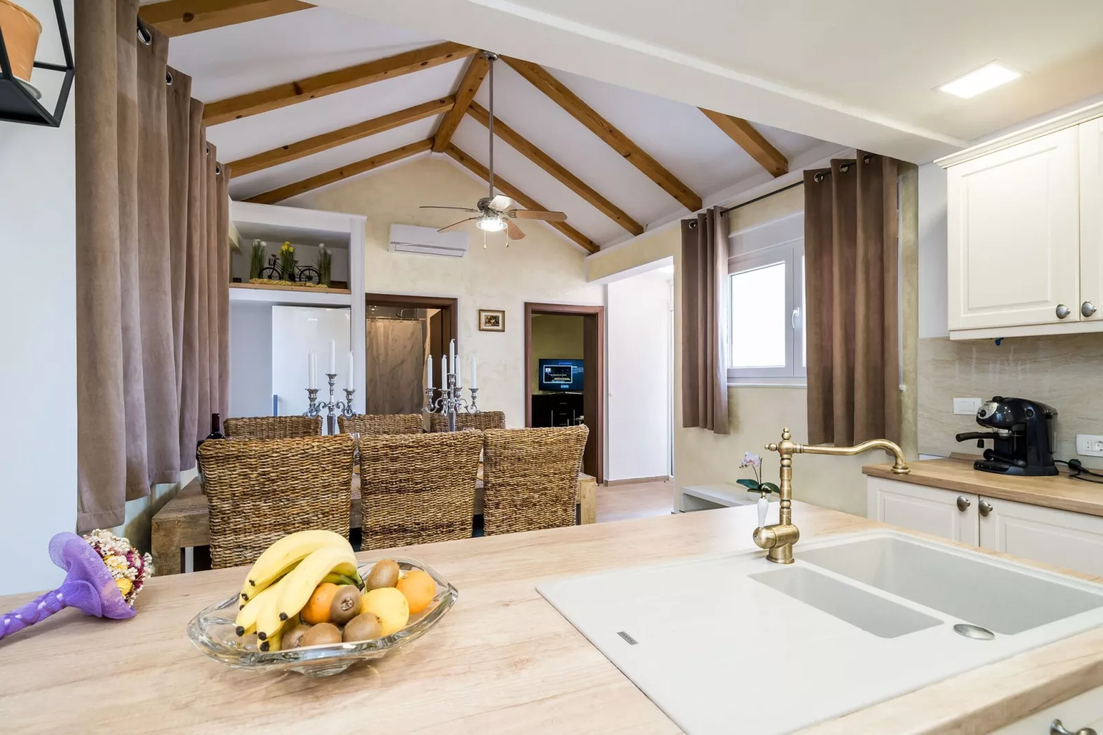 Villa Luciana Residence - Five-Bedroom Villa with Two Pools and Spa Center-Kitchen