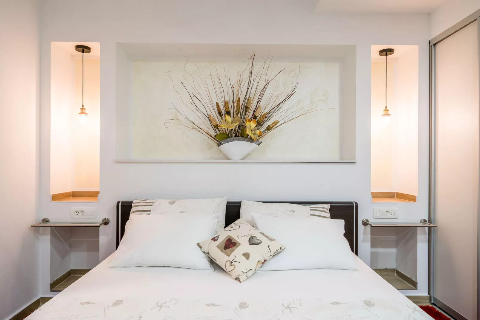 Villa Luciana Residence - Five-Bedroom Villa with Two Pools and Spa Center-Bedroom
