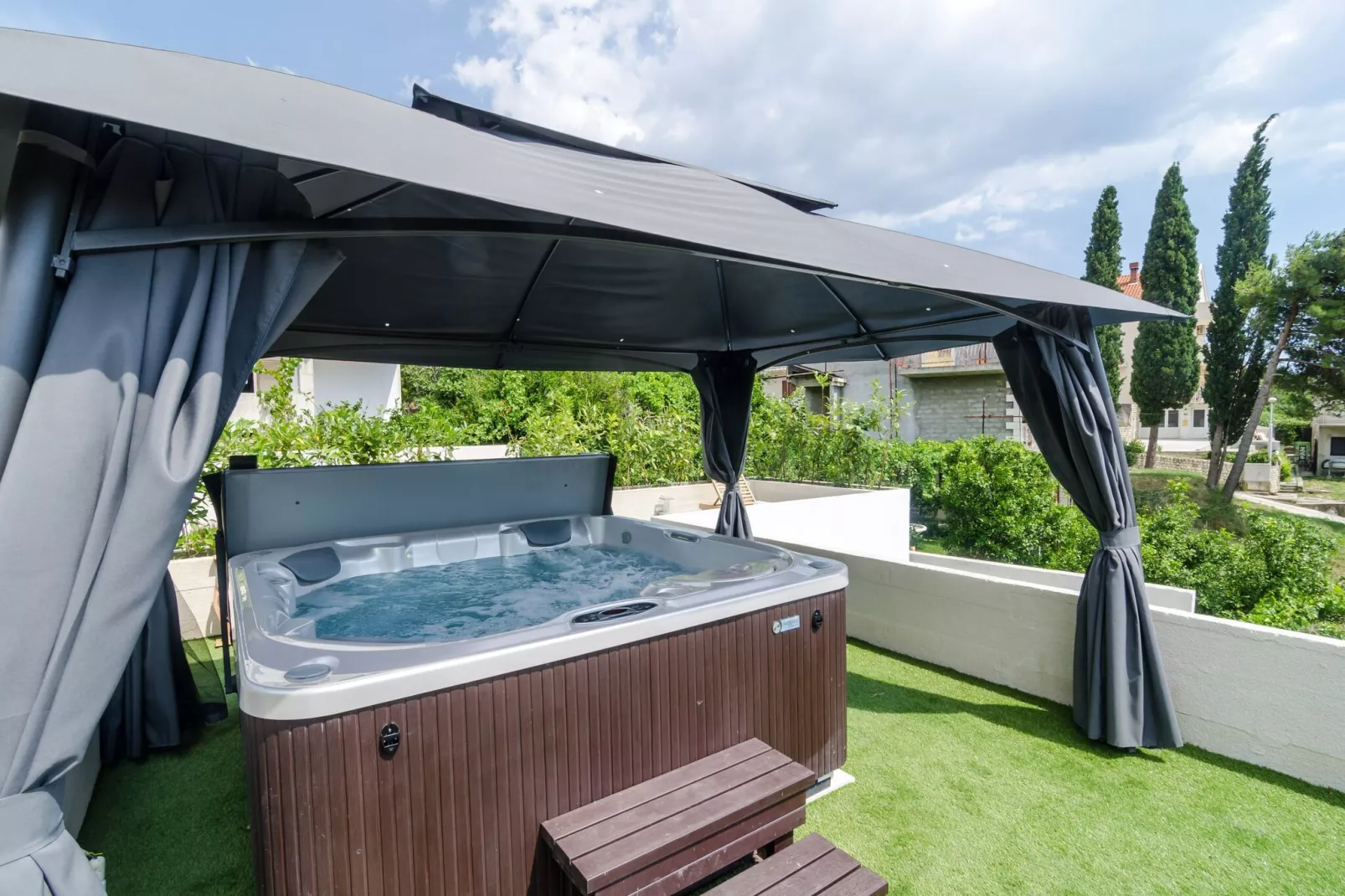 Villa Luciana Residence - Five-Bedroom Villa with Two Pools and Spa Center-Outdoor