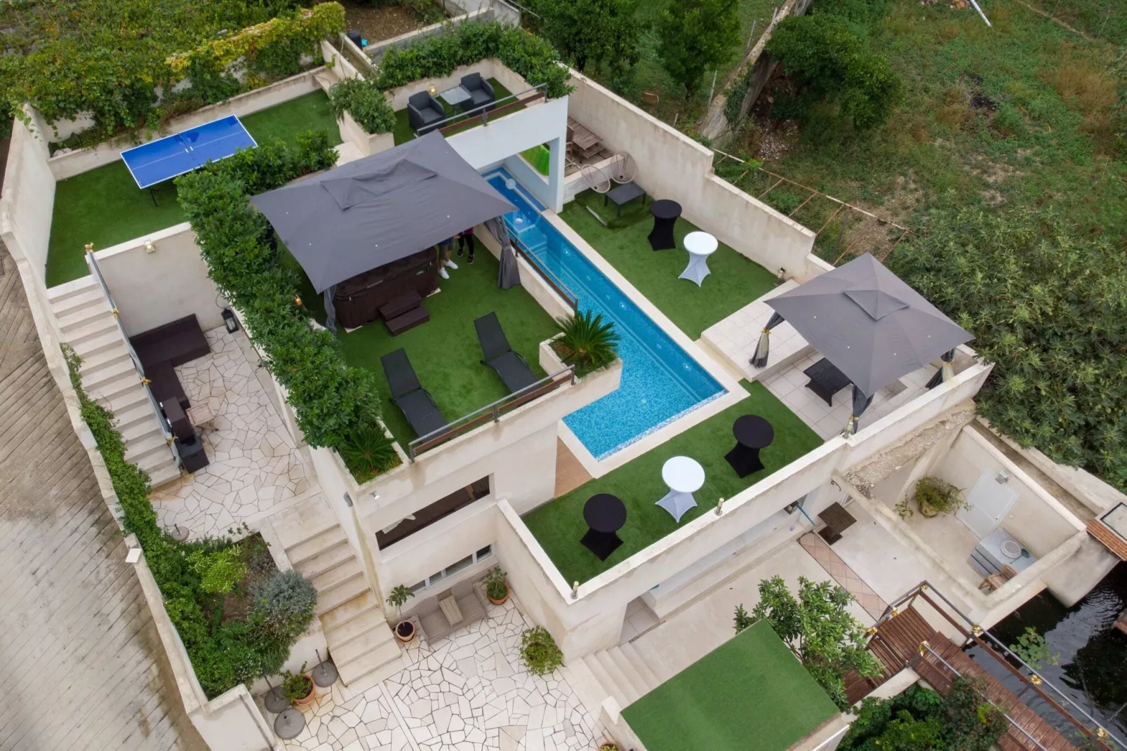 Villa Luciana Residence - Five-Bedroom Villa with Two Pools and Spa Center-Outdoor
