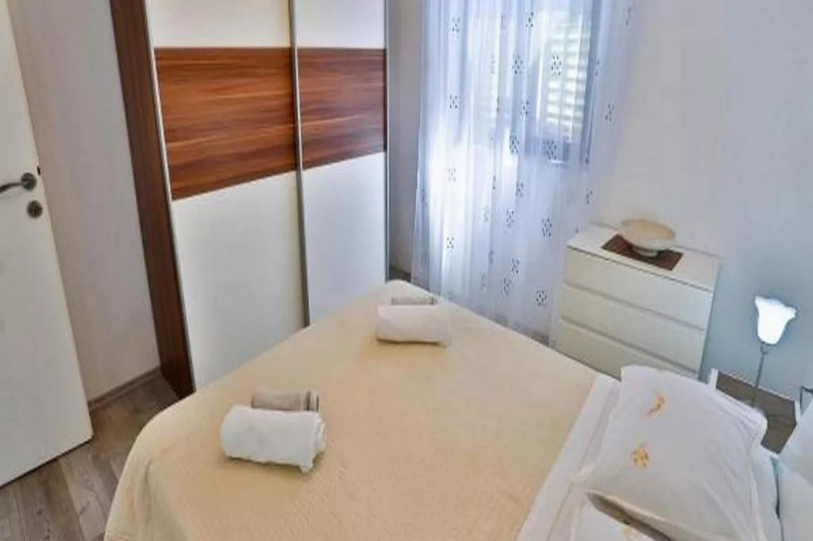 Apartments Lenka - One Bedroom Apartment with Balcony and Center View A3-Bedroom
