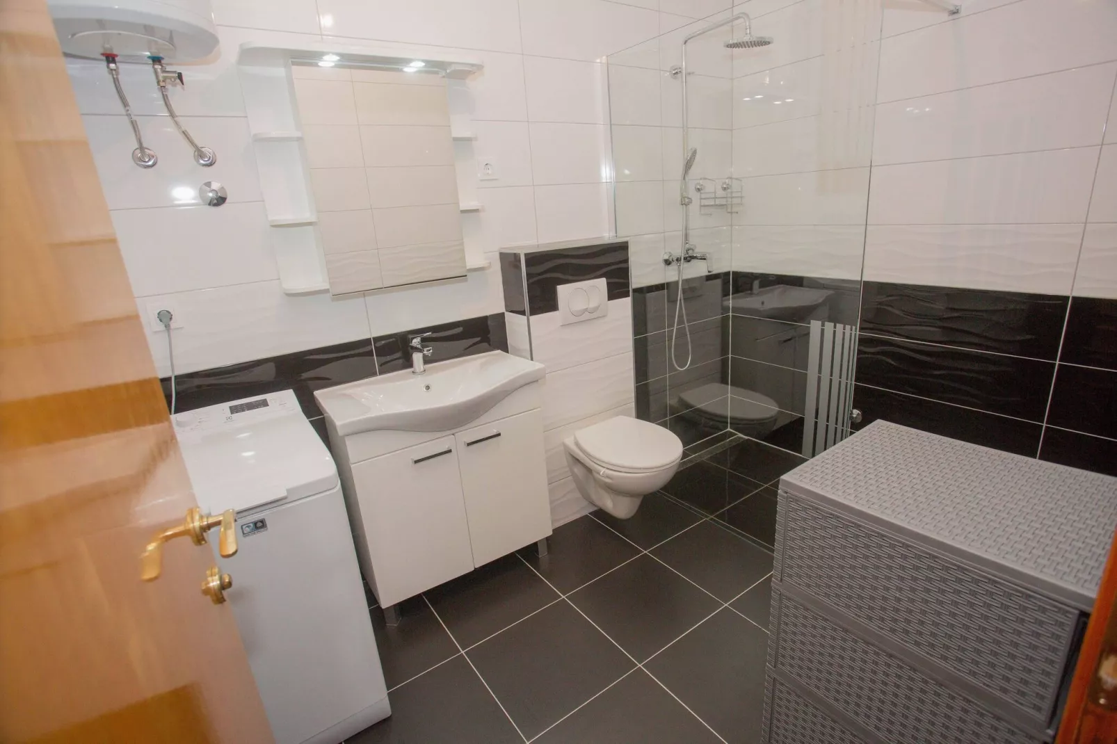Apartments Lenka - Two Bedroom Apartment with Garden  Terrace A5-Bathroom