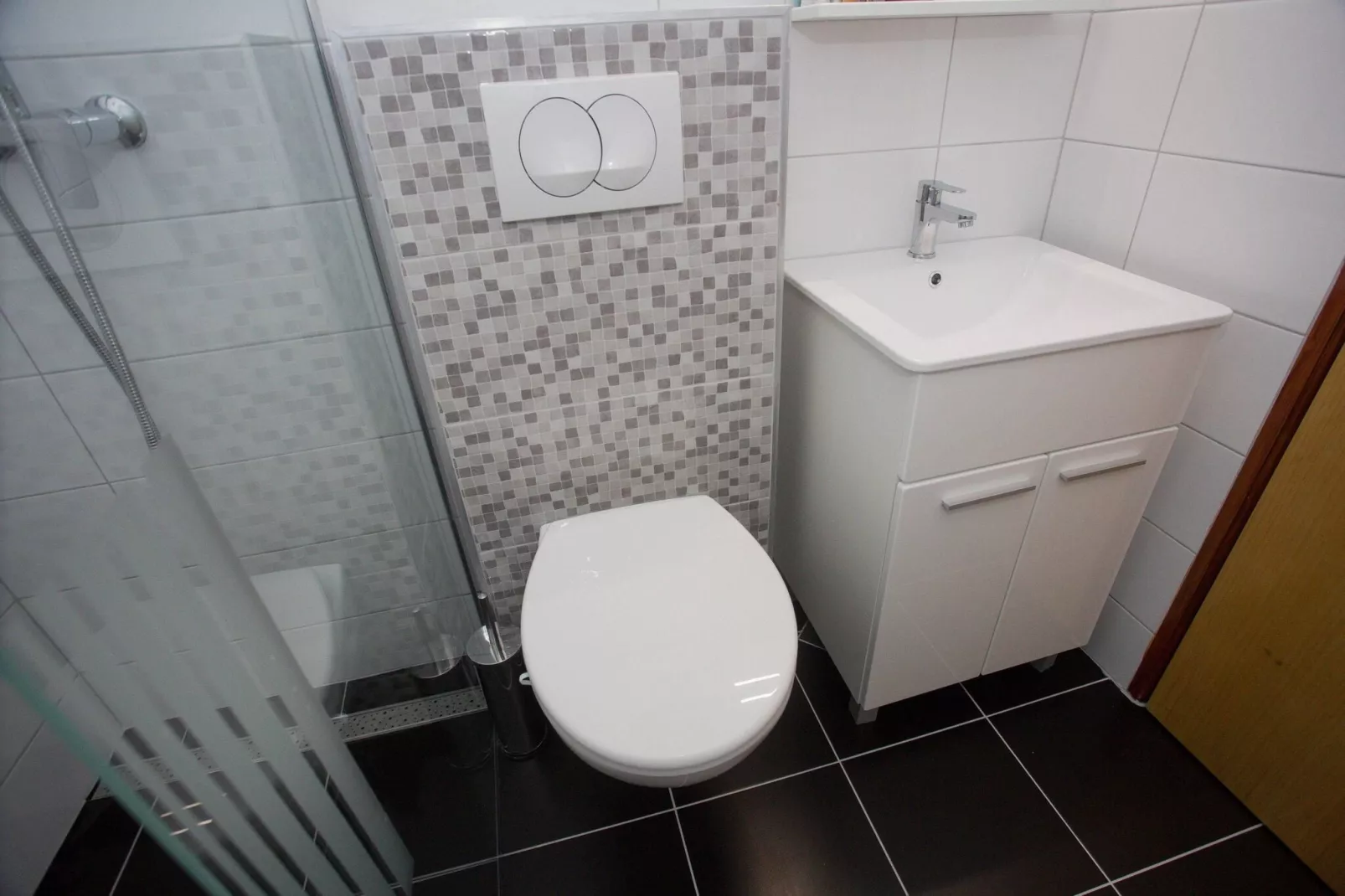 Apartments Lenka - Two Bedroom Apartment with Garden  Terrace A5-Bathroom