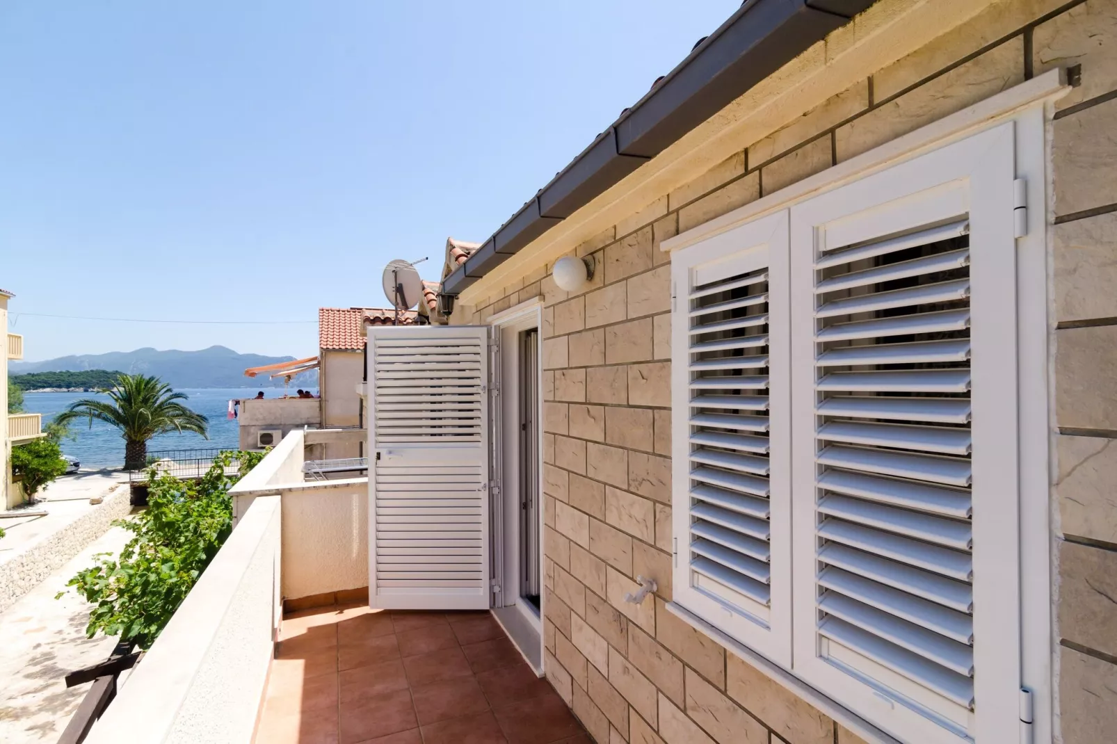 Holiday Home Jasenka Trstenik - Duplex One Bedroom Apartment with Terrace and Side Sea View-Balcon-terrasse