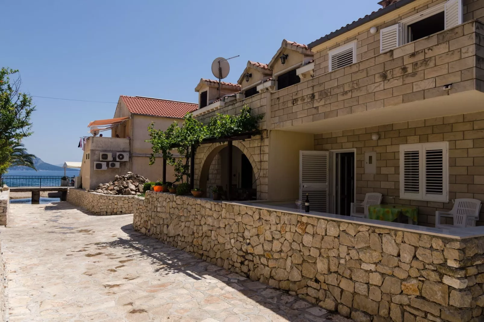 Holiday Home Jasenka Trstenik - Duplex One Bedroom Apartment with Terrace and Side Sea View-Extérieur