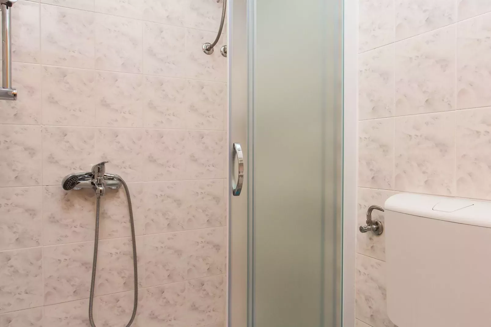 Apartments Bibijana- Premium Studio Apartment with Patio and Sea View (APARTMAN 3)-Bathroom