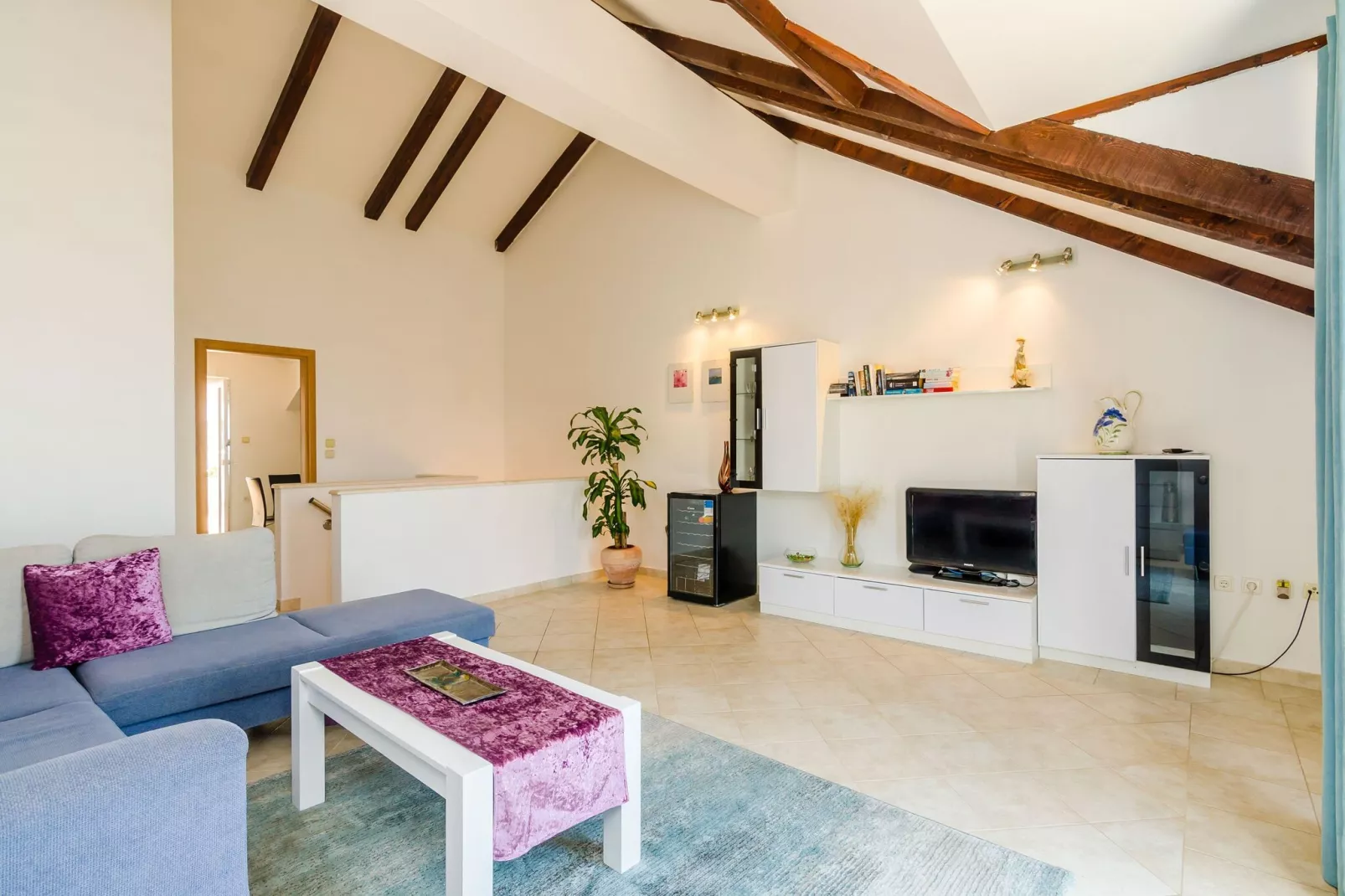 Apartment Alba- Duplex Two Bedroom Apartment with Shared Pool and Sea View-Living room