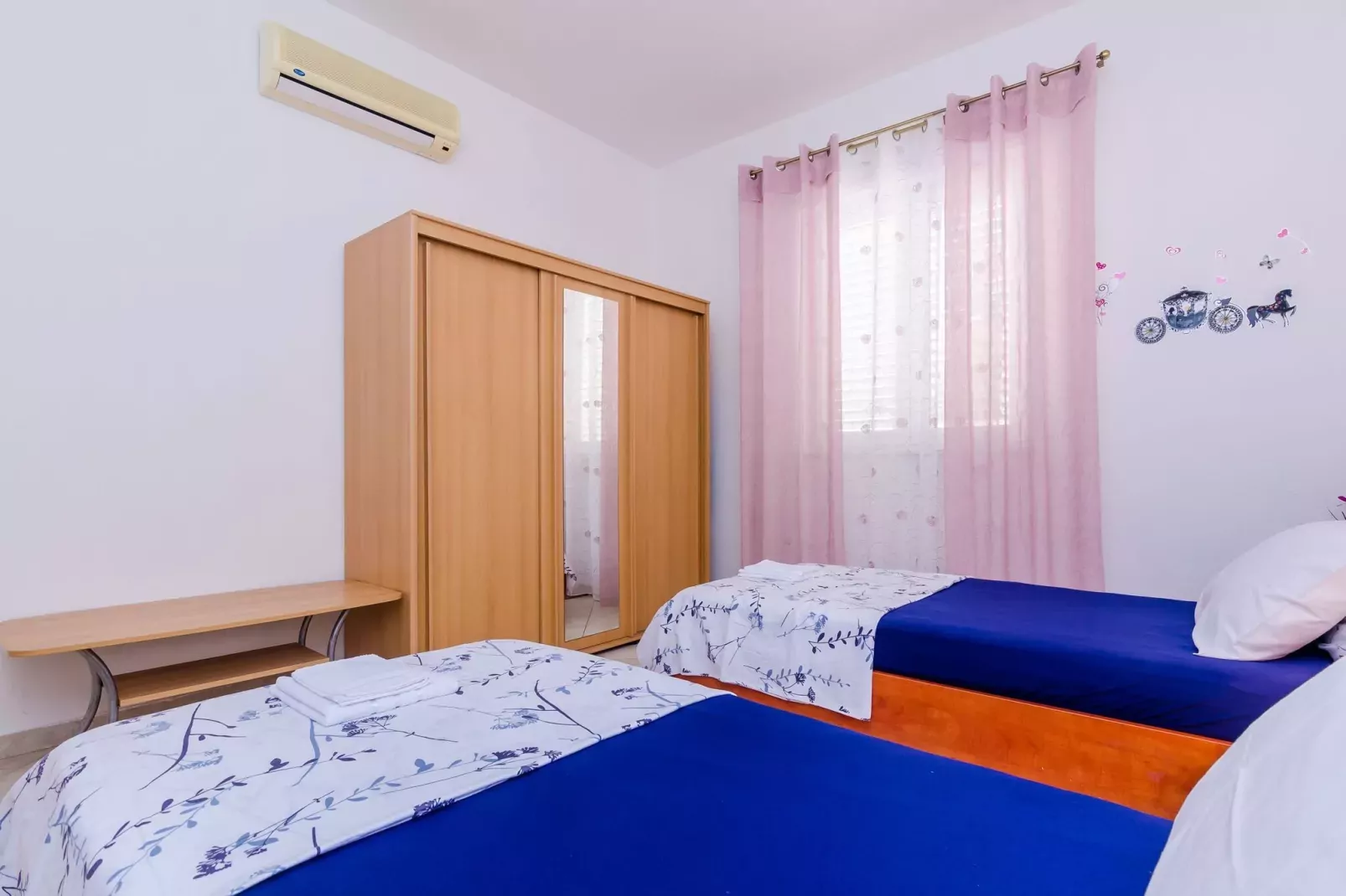 Apartment Alba- Duplex Two Bedroom Apartment with Shared Pool and Sea View-Bedroom