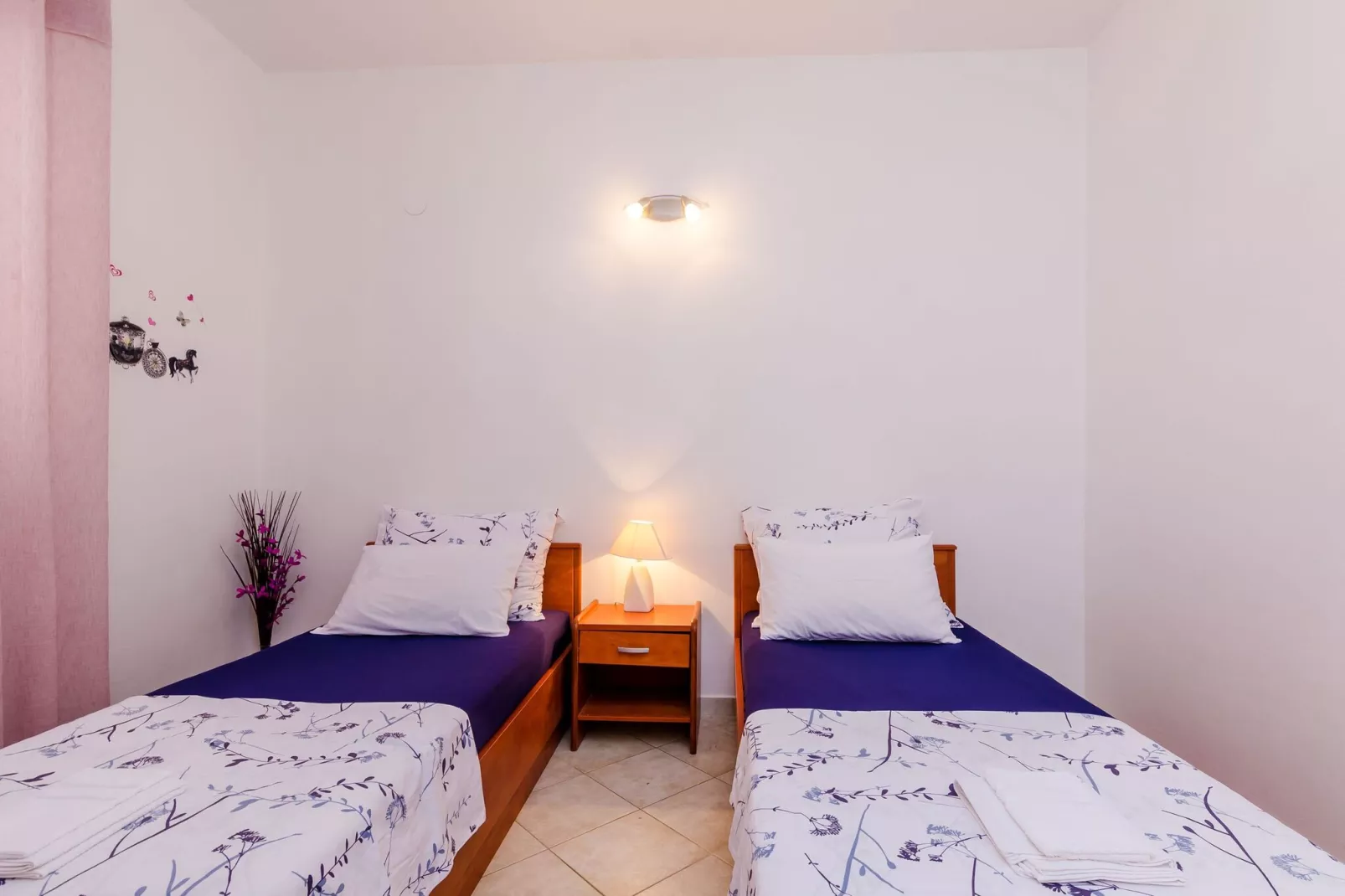 Apartment Alba- Duplex Two Bedroom Apartment with Shared Pool and Sea View-Bedroom