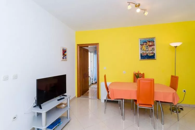 Apartments Plavac Mali- Superior One Bedroom Apartment with Terrace and Sea View-Esszimmer