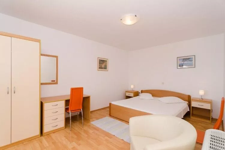 Apartments Plavac Mali- Superior One Bedroom Apartment with Terrace and Sea View-Schlafzimmer