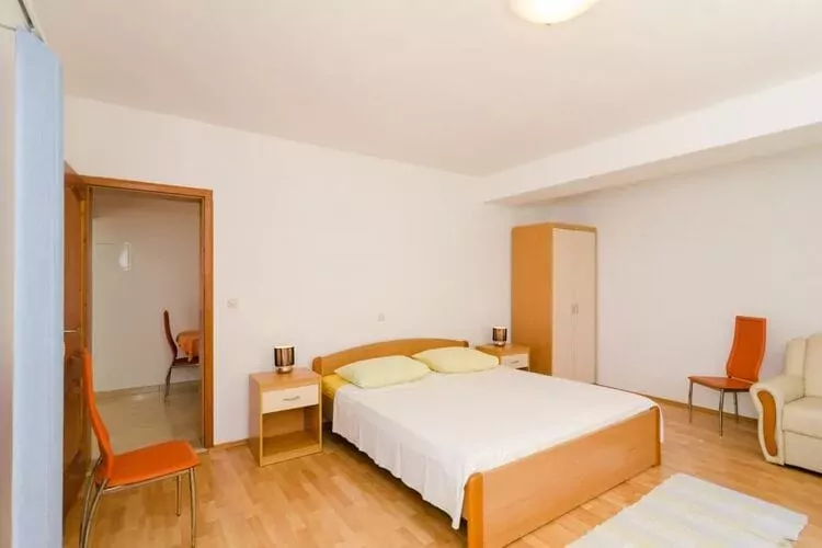 Apartments Plavac Mali- Comfort One Bedroom Apartment with Terrace and Sea View-Schlafzimmer
