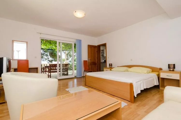 Apartments Plavac Mali- Comfort One Bedroom Apartment with Terrace and Sea View-Schlafzimmer