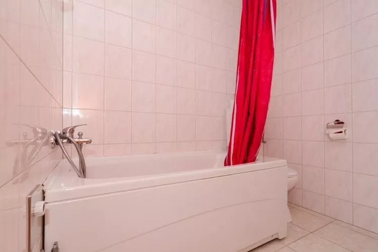 Apartments Plavac Mali- Comfort One Bedroom Apartment with Terrace and Sea View-Badezimmer
