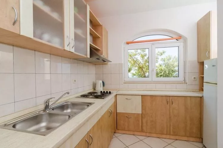 Apartments Plavac Mali- Three Bedroom Apartment with Terrace and Sea View-Kitchen